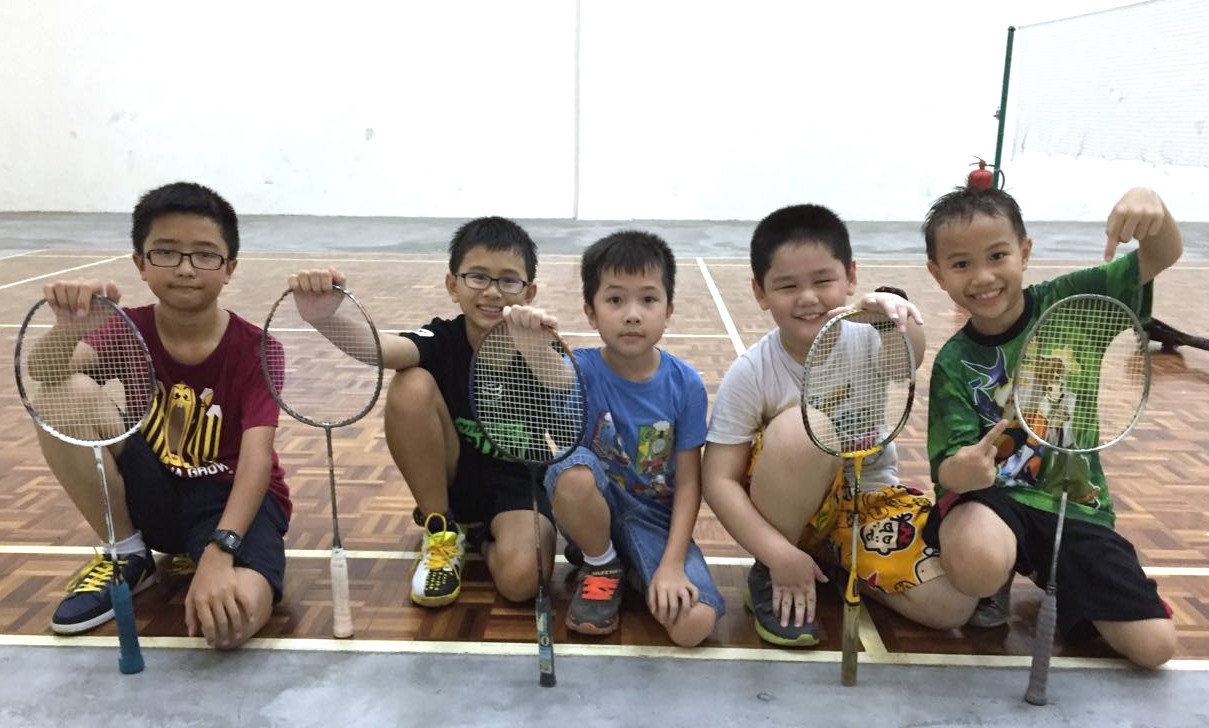 Rackets with shuttlecock Outdoor playing Training Fun Kids Badminton 