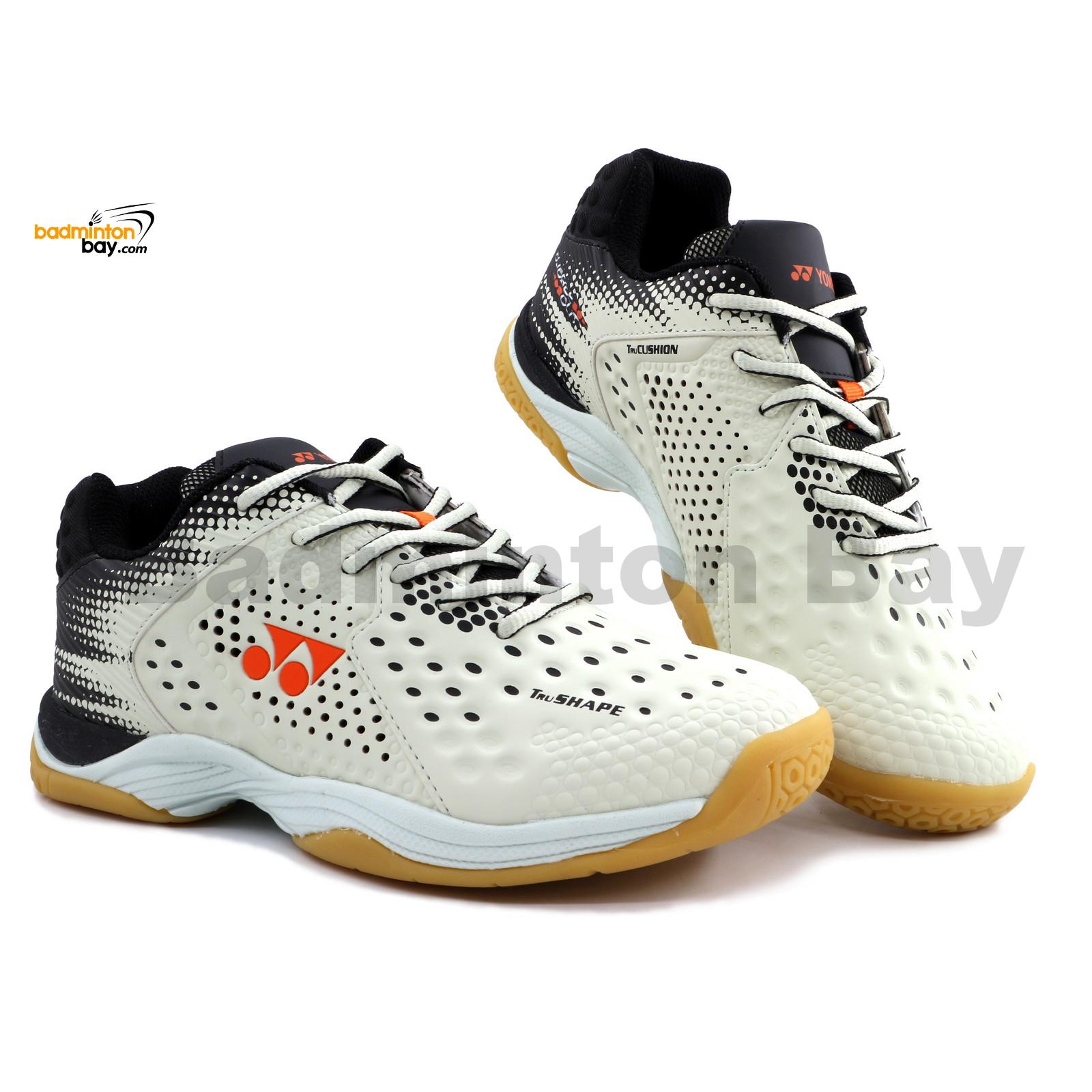 Yonex Bubble Out Canery Green Badminton Shoes In Court With